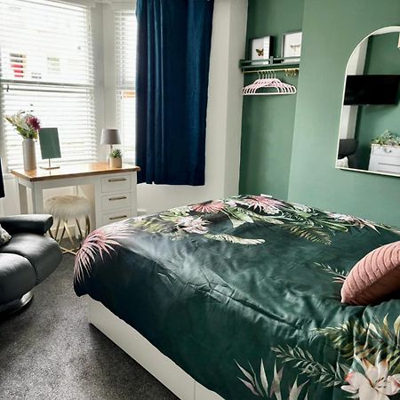 Stylish And Chic Seaside Apartment Southend-on-Sea Eksteriør billede