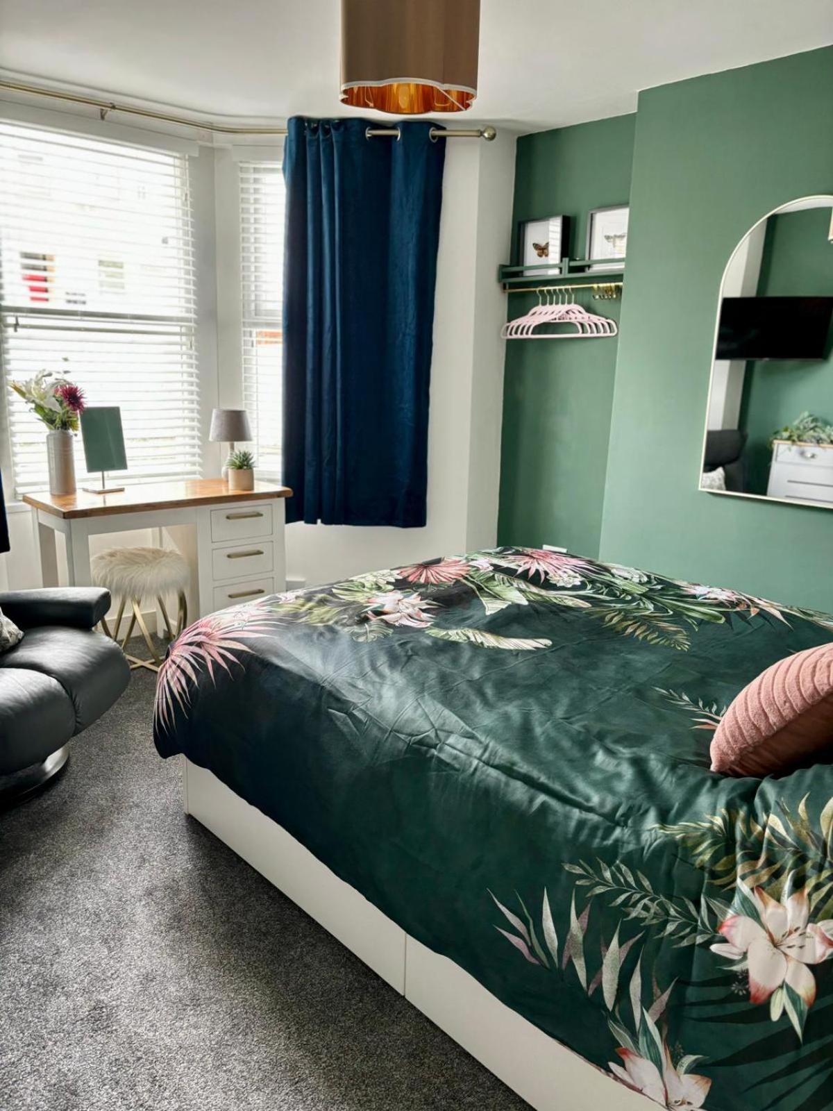 Stylish And Chic Seaside Apartment Southend-on-Sea Eksteriør billede
